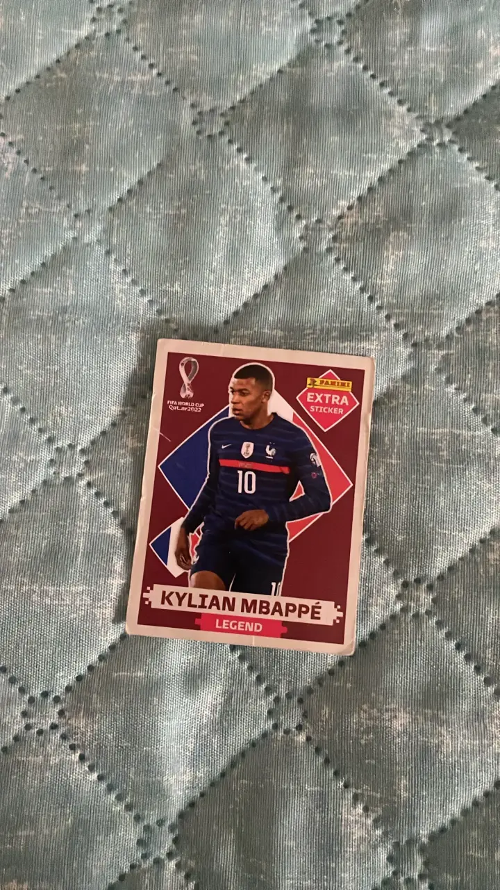 Lámina Panini Kylian Mbappé Legend base - 1