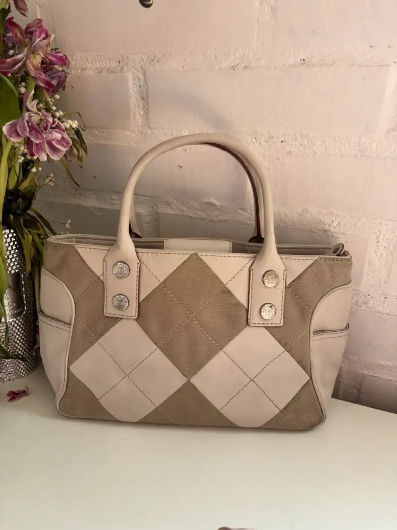 Bolso beige Michael Kors con diseño de cuadros - 1
