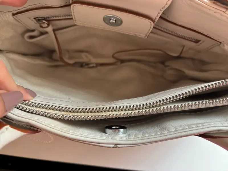 Bolso beige Michael Kors con diseño de cuadros - 6