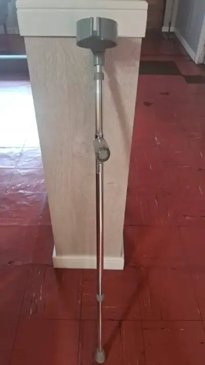Muleta de aluminio con soporte ajustable - miniatura 3