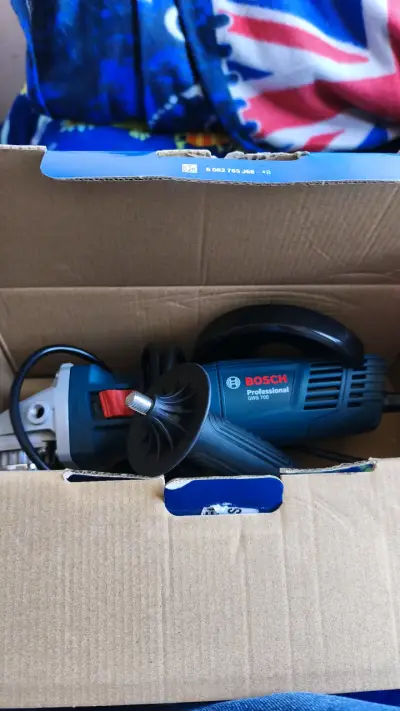Esmeril angular Bosch GWS 700 nuevo - miniatura 2