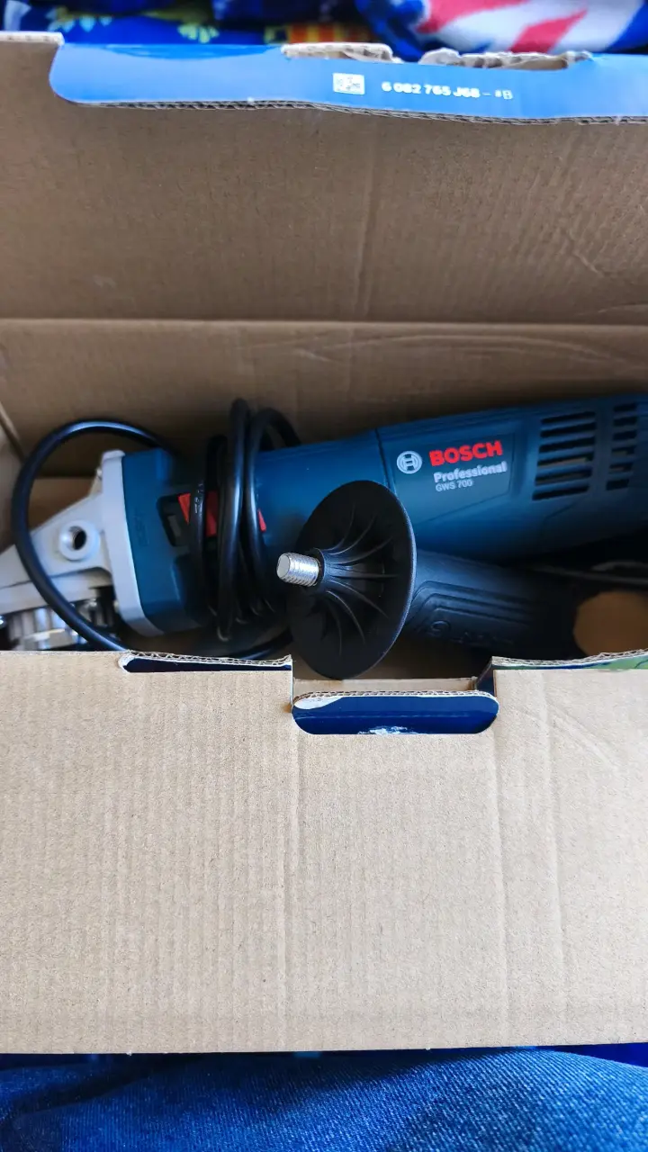 Esmeril angular Bosch GWS 700 nuevo - 3