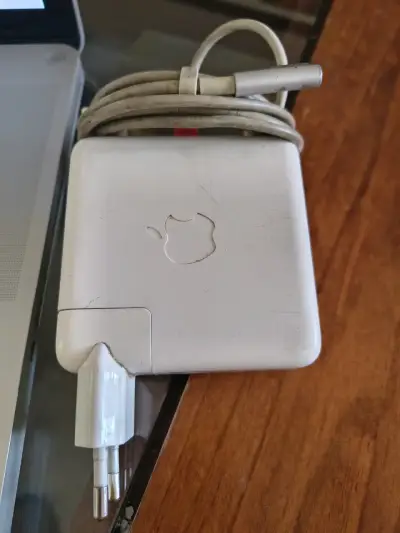 MacBook Pro 16 pulgadas en buen estado - miniatura 5