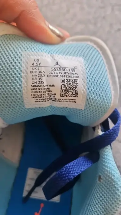 Zapatillas deportivas Nike Air Jordan azul y blanco - miniatura 3