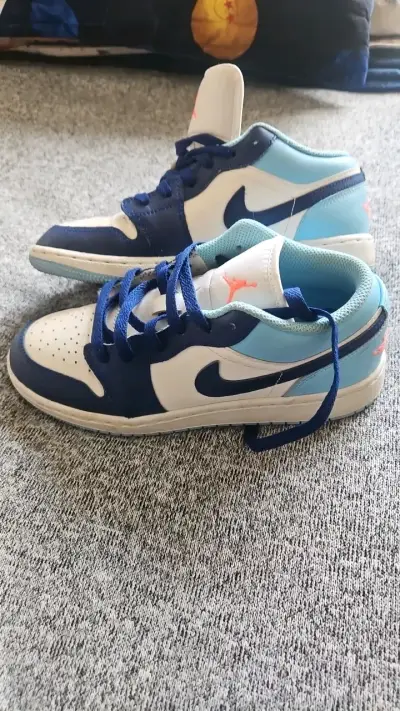 Zapatillas deportivas Nike Air Jordan azul y blanco - miniatura 4