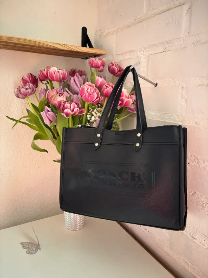 Bolso de cuero negro Coach elegante - 2