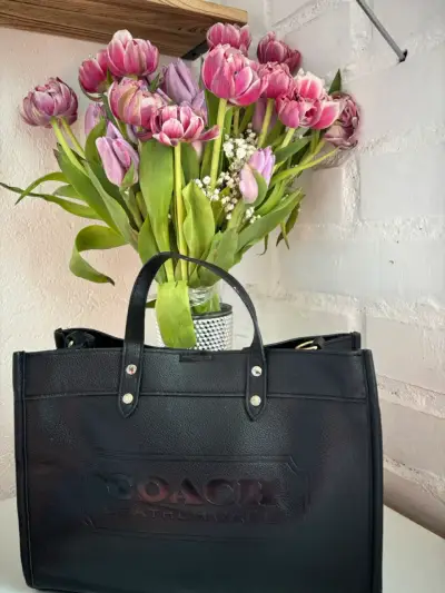 Bolso de cuero negro Coach elegante - miniatura 3