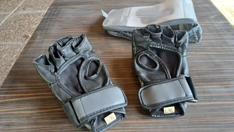 Guantes de boxeo Everlast negros - 3