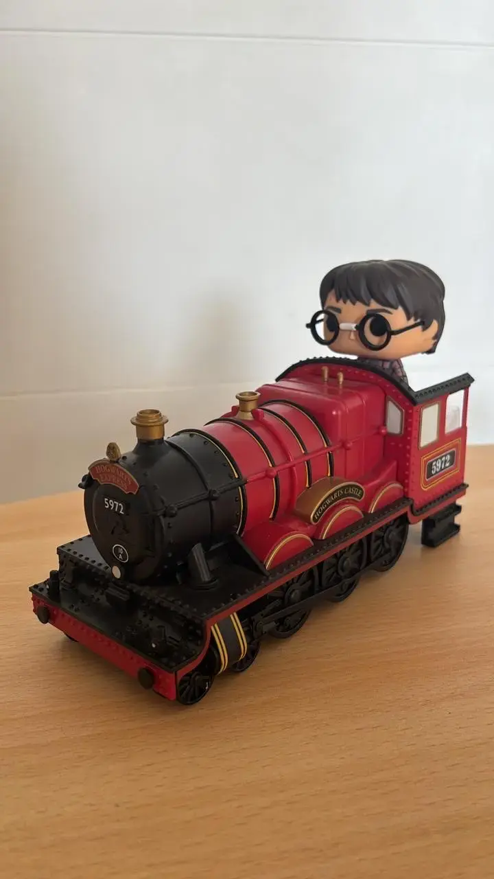 Figura Funko Pop Hogwarts Express con personaje - 2