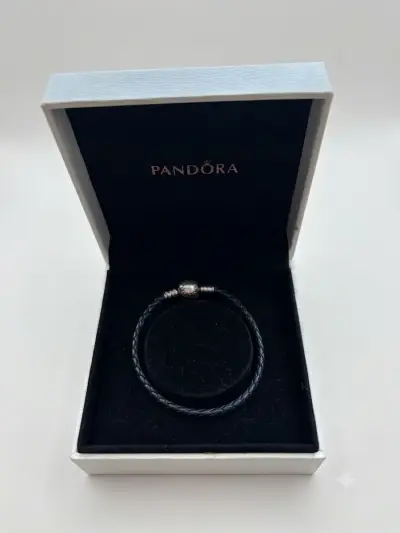 Pulsera Pandora de cuero azul con cierre plateado - miniatura 1