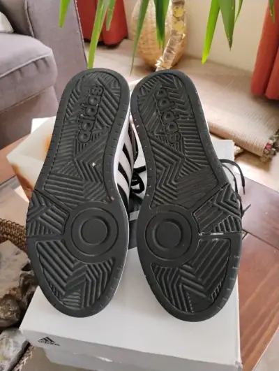 Zapatillas Adidas negras de caña media . - miniatura 4