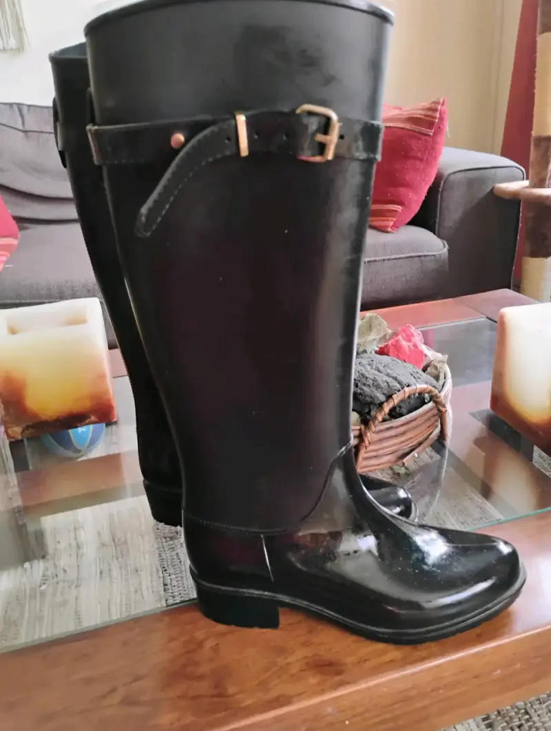 Botas de lluvia negras con hebilla - 1