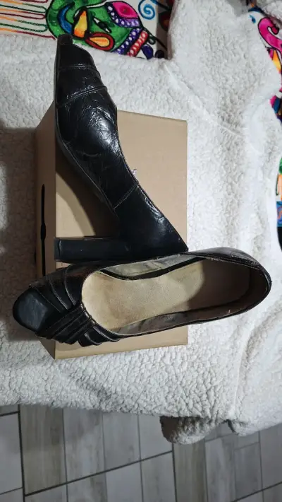 Zapatos de tacón negro elegante para mujer - miniatura 3