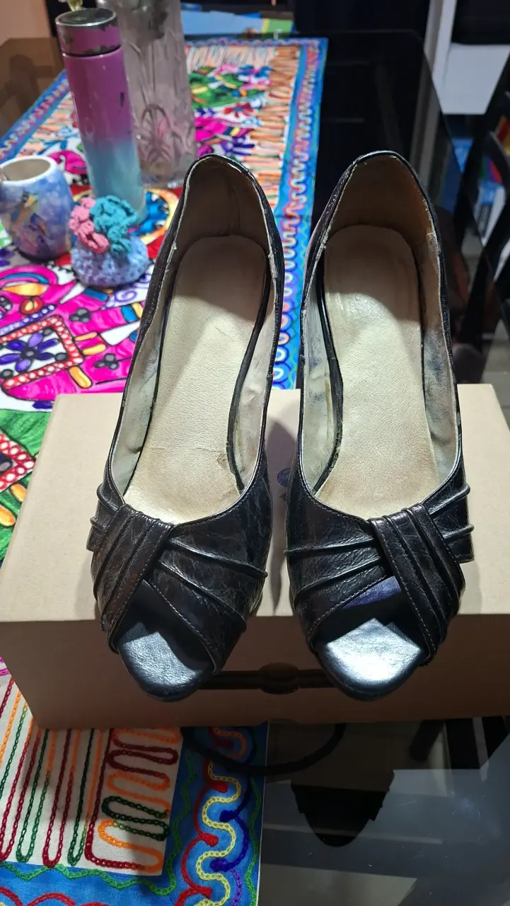 Zapatos de tacón negro elegante para mujer - 4