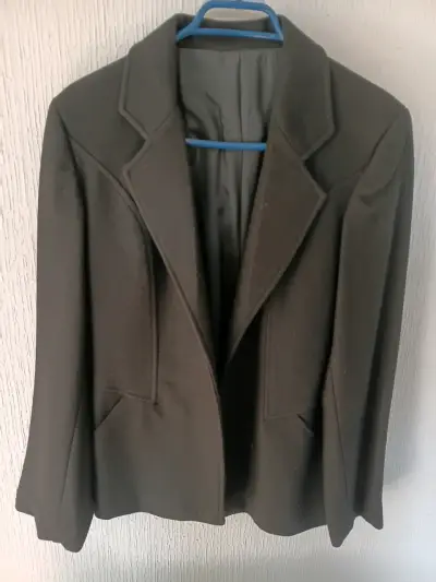Blazer negro elegante para mujer - miniatura 1