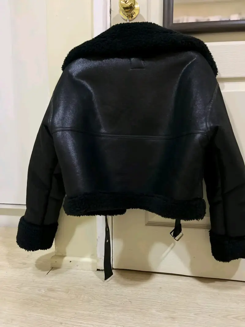 Chaqueta de cuero negra con forro de lana - 3
