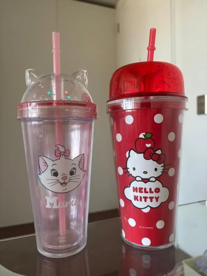 Vasos con tapa Marie y Hello Kitty