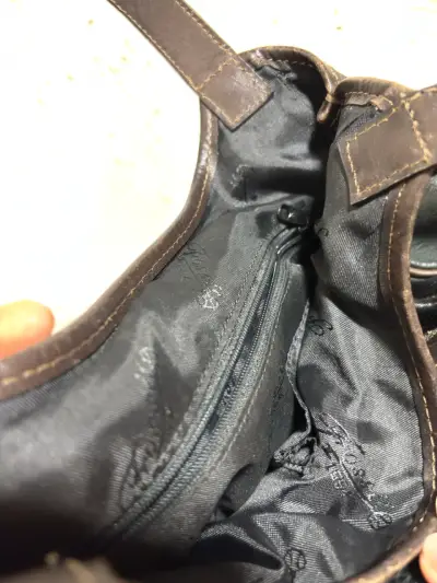 Bolso de cuero Fossil con hebilla decorativa - miniatura 3