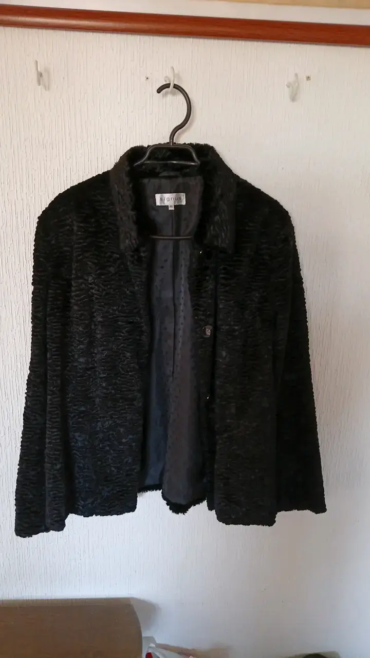 Chaqueta de mujer negra Signus elegante