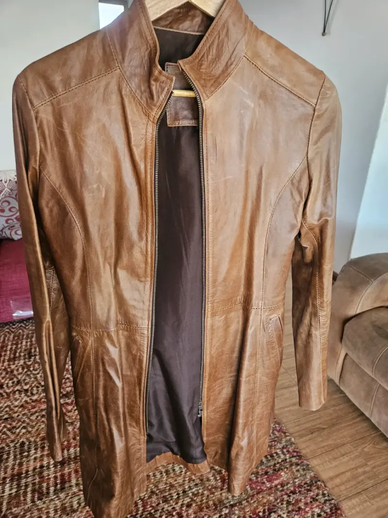 Abrigo de cuero marrón para mujer - 1