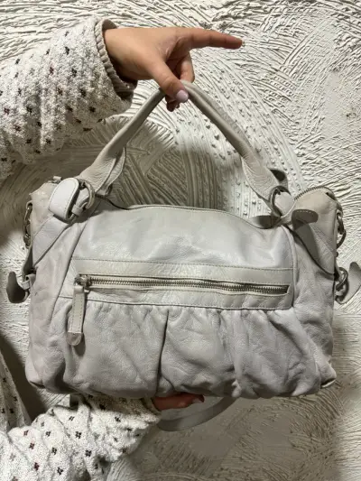 Bolso de cuero gris con cierre frontal - miniatura 1
