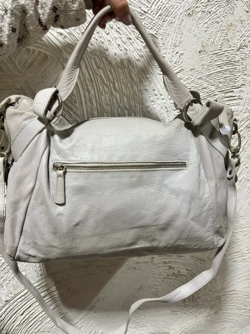 Bolso de cuero gris con cierre frontal - 3