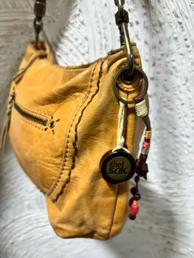 Bolso de cuero amarillo con asa trenzada - miniatura 4