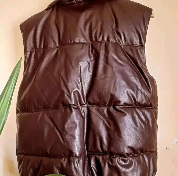 Chaleco acolchado marrón Zara para mujer - 5
