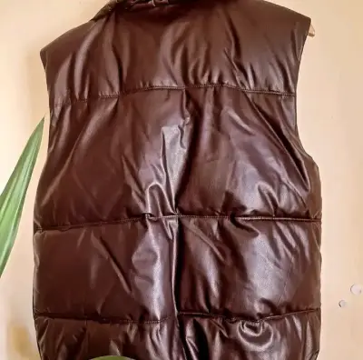 Chaleco acolchado marrón Zara para mujer - miniatura 5