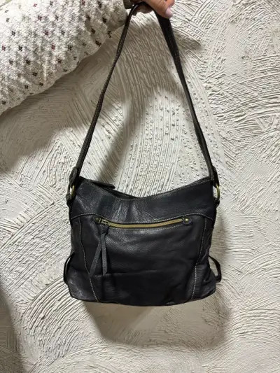 Bolso de cuero negro con correa ajustable - miniatura 2