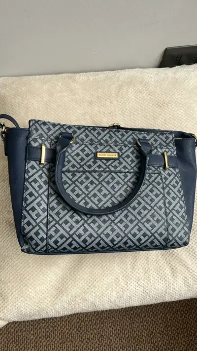 Bolso Tommy Hilfiger azul con diseño geométrico - miniatura 1