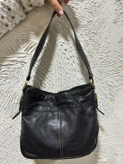 Bolso de cuero negro con correa ajustable - miniatura 2