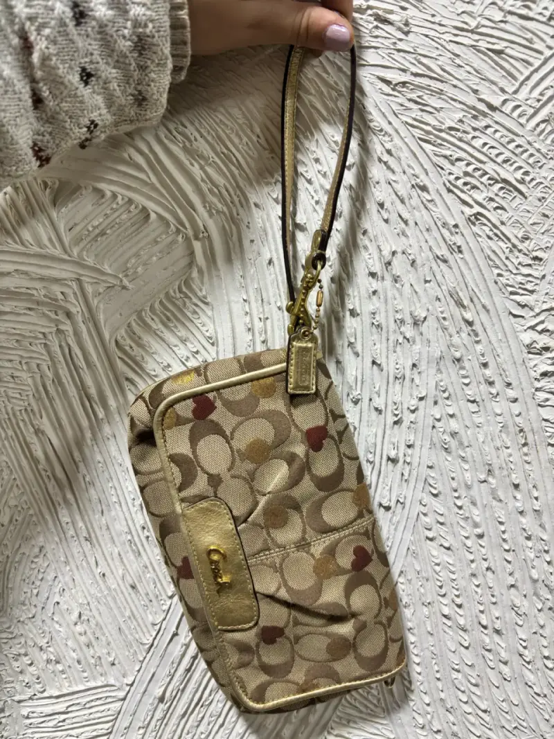 Cartera de mano Coach beige con dorado - 4