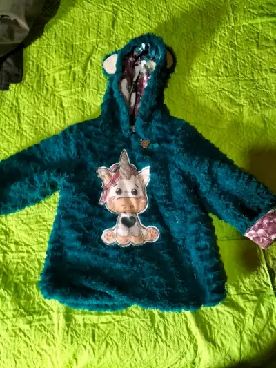 Abrigo infantil de peluche con unicornio - miniatura 1