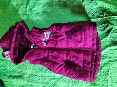 Chaleco acolchado infantil con capucha rosado - miniatura 1