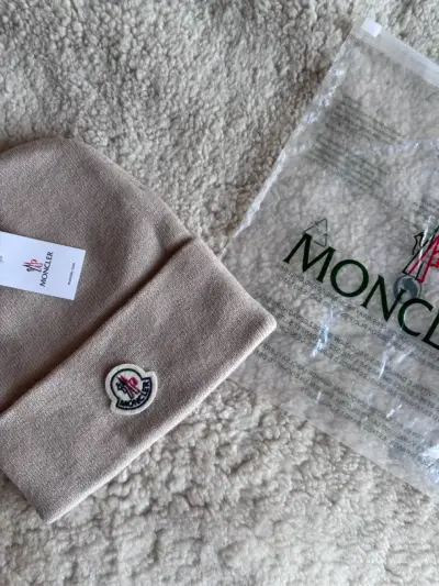 Gorro de lana Moncler beige con logo - miniatura 2