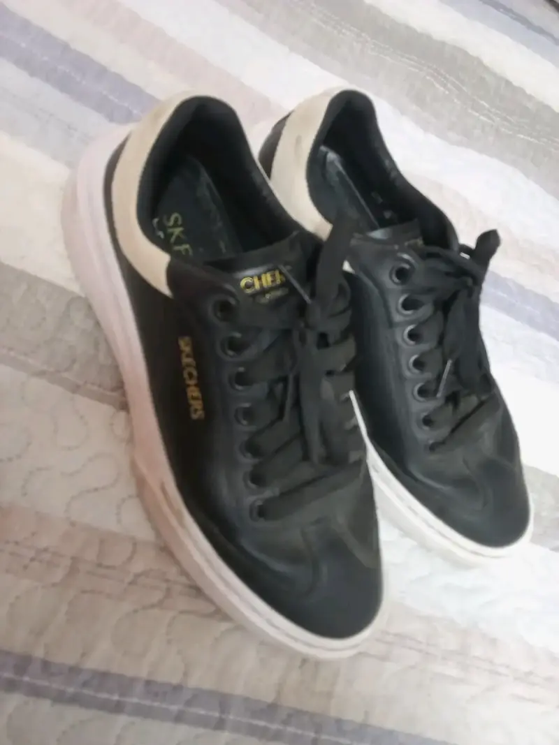 Zapatillas Skechers negras de cuero - 1