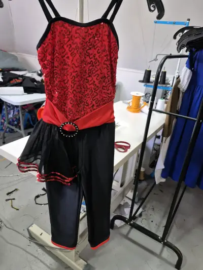 Disfraz de baile rojo y negro lentejuelas talla 6 - miniatura 1