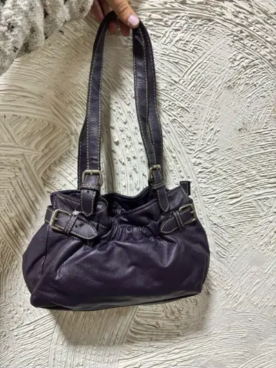 Bolso de cuero negro con correas ajustables - miniatura 3