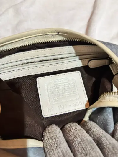 Bolso de hombro Coach beige y gris - miniatura 3