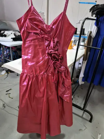 Disfraz de fiesta rosa metálico con flores talla S - miniatura 1