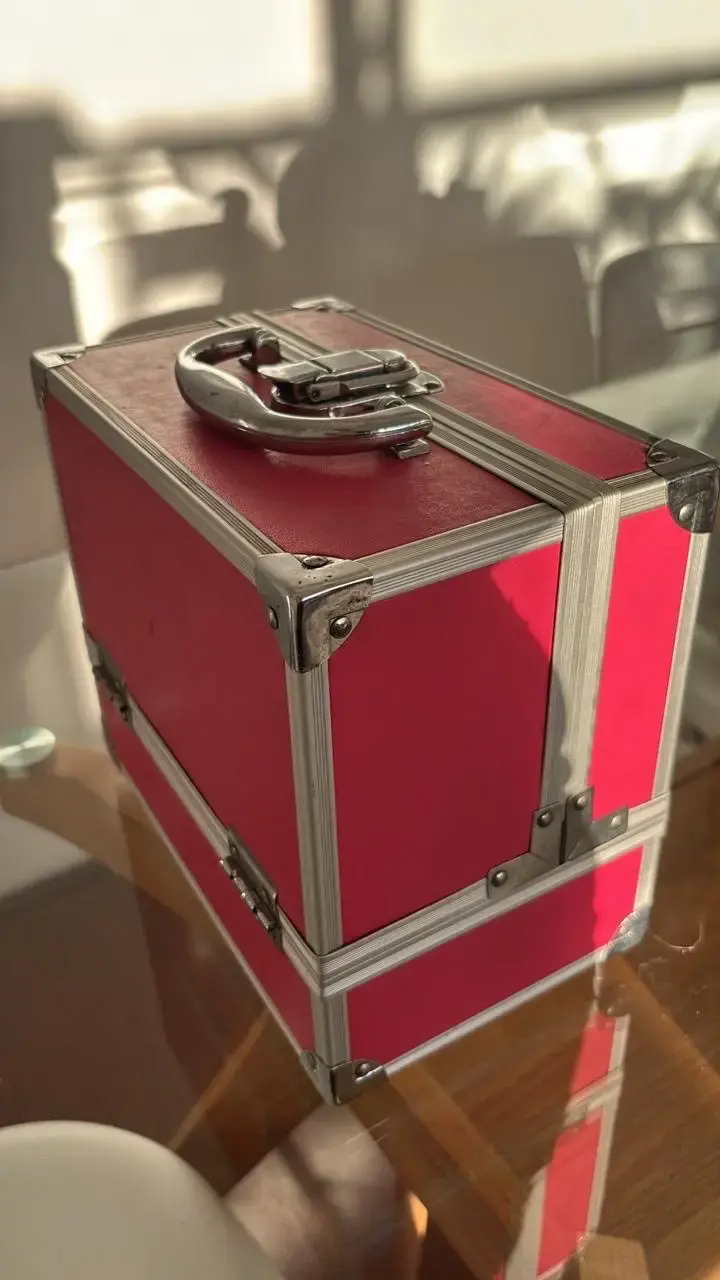Maleta organizadora de maquillaje y joyas - 1