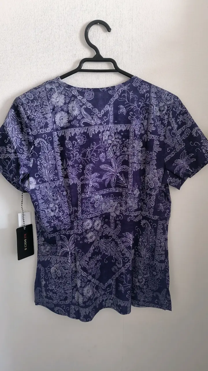 Blusa estampada Koi morada - 3