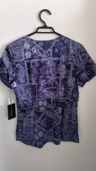Blusa estampada Koi morada - miniatura 3