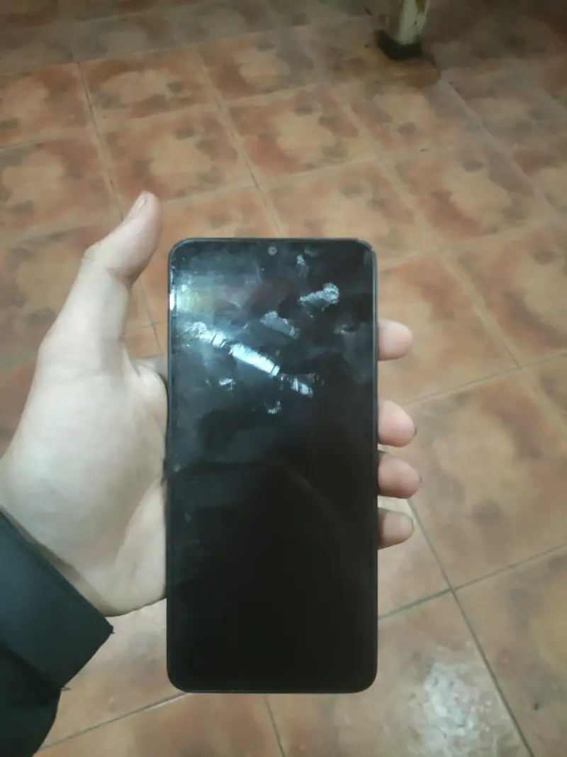 Redmi 13c con cámara dual en buen estado - 2