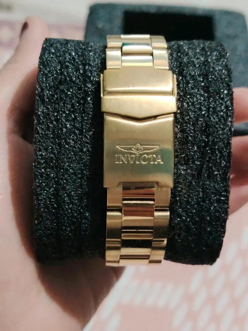 Reloj dorado Invicta profesional resistente al agua - 5