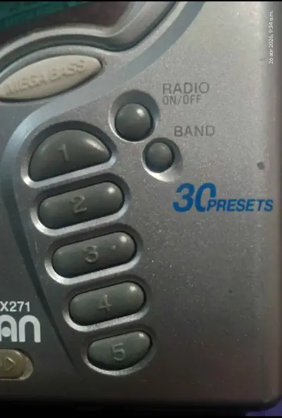 Walkman Sony con radio FM y Mega Bass para mantenc - miniatura 3