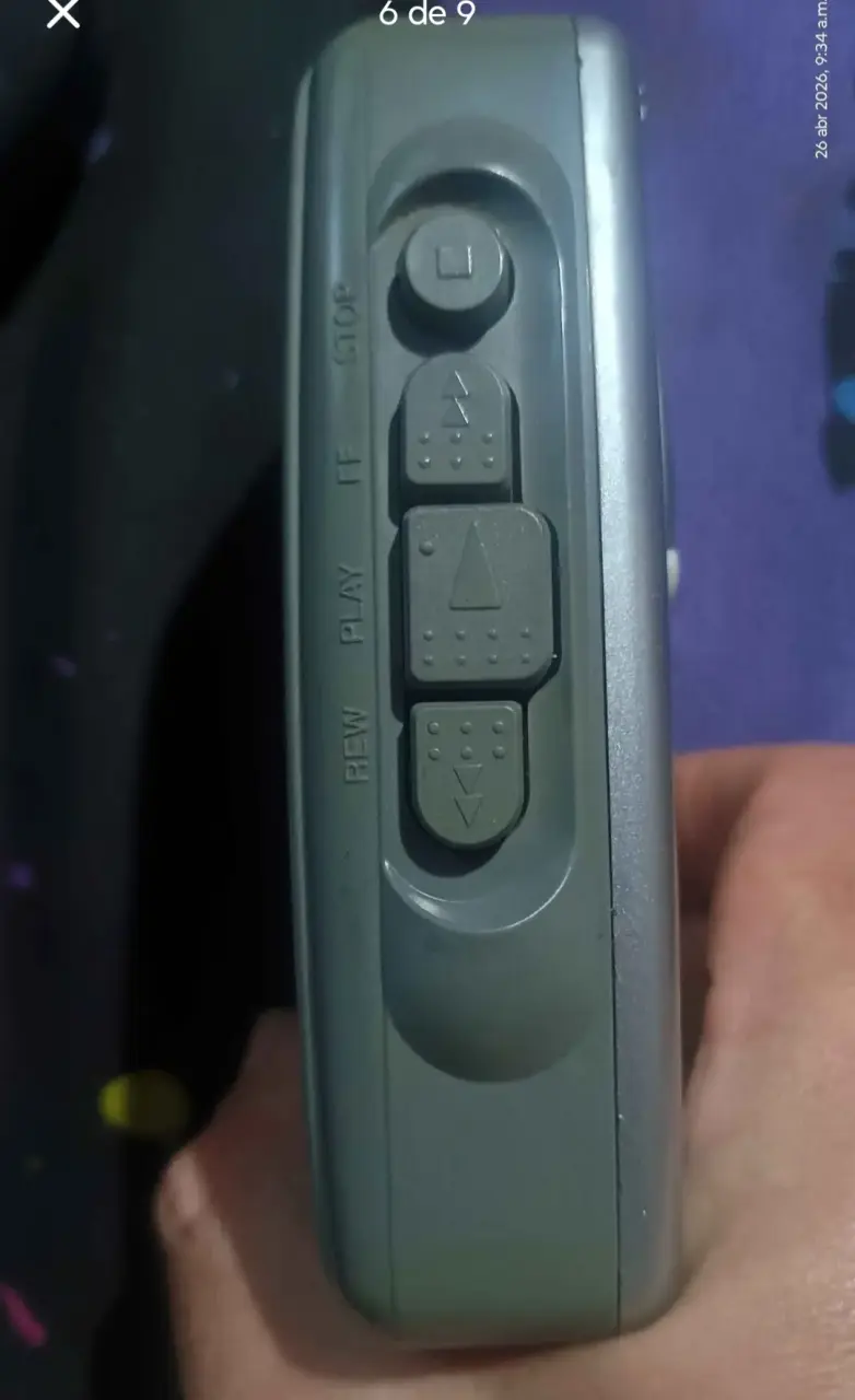 Walkman Sony con radio FM y Mega Bass para mantenc - 6