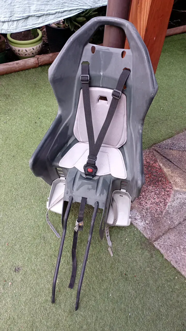 Silla de bicicleta para niño con arnés