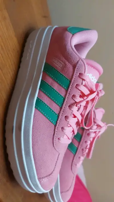 Zapatillas deportivas rosas Adidas - miniatura 2